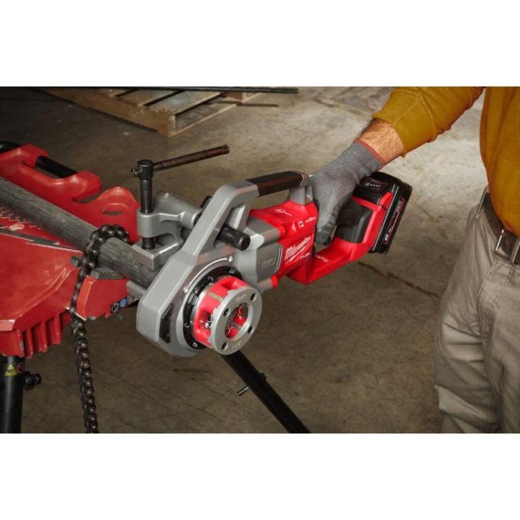 M18 FPT114-802C - Gwintownica do rur 1'1/4", 18 V, 8.0 Ah, FUEL, ONE-KEY, w walizce, z 2 akumulatorami i ładowarką, 4933479420
