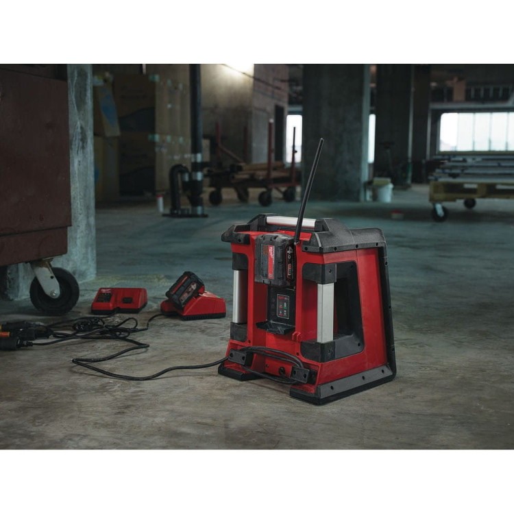Radio z ładowarką M18 i Bluetooth 4933446639 - techniktools