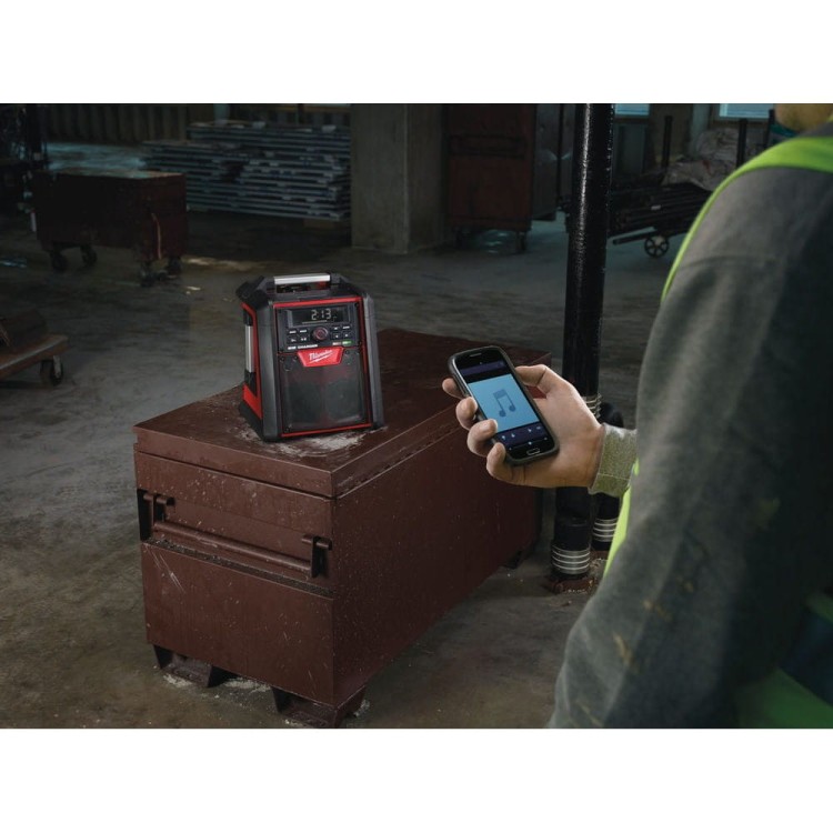 Radio z ładowarką M18 i Bluetooth 4933446639 - techniktools