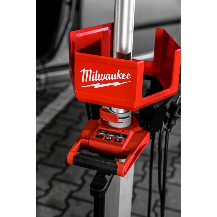 M18 Mocna lampa stojąca z ładowarką 4933478116 - techniktools