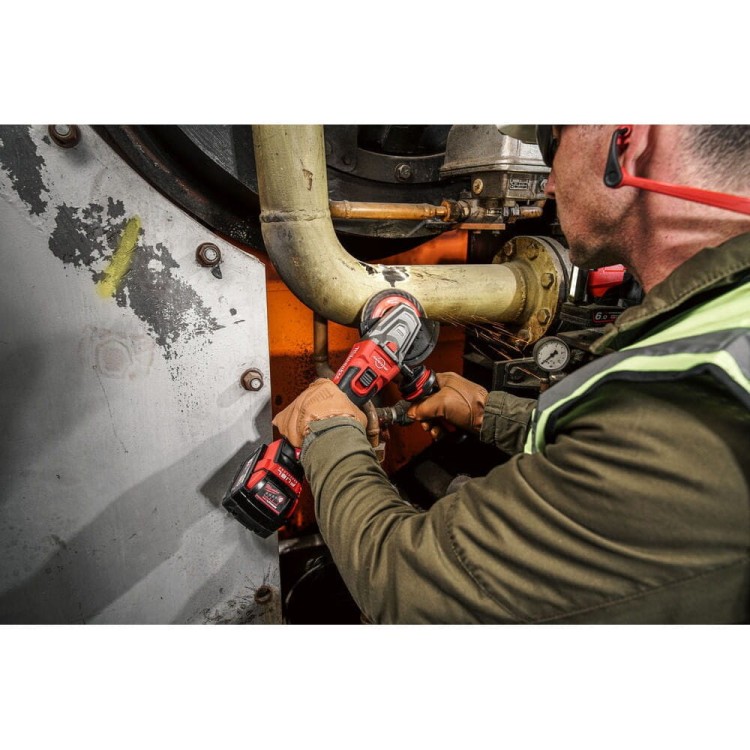 M18 FUEL 125 mm szlifierka kątowa z płaską głowicą, hamulcem i włącznikiem suwakowym 4933478438 - techniktools