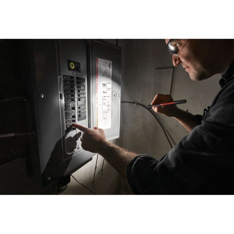 Latarka z wbudowanym akumulatorem USB- 250 lumenów 4933478705 - techniktools
