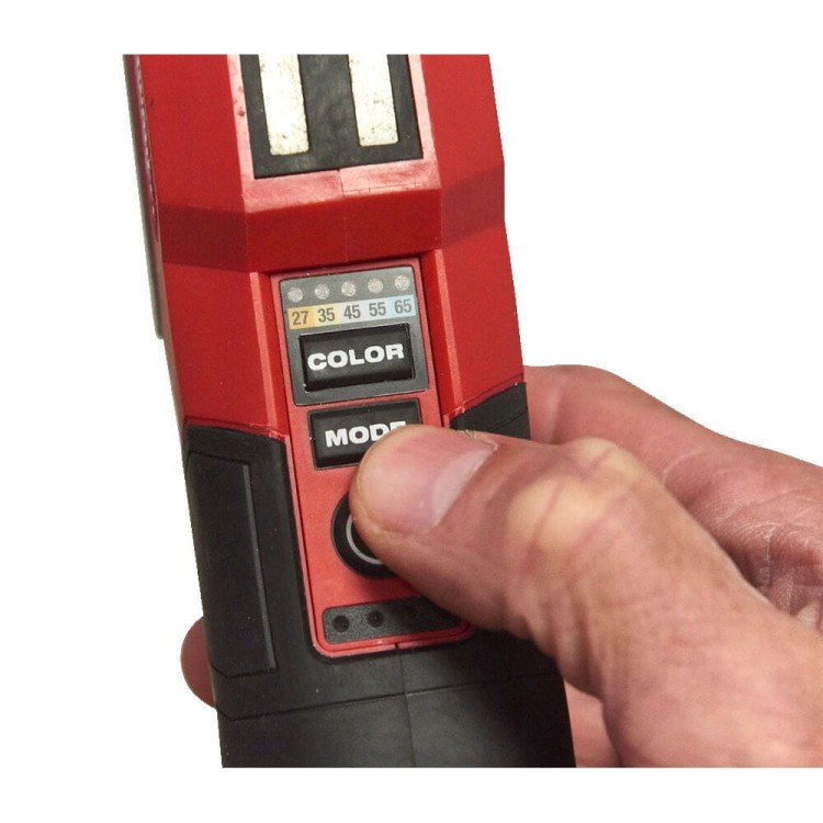 M12 Latarka dopasowująca kolor 4933479366 - techniktools