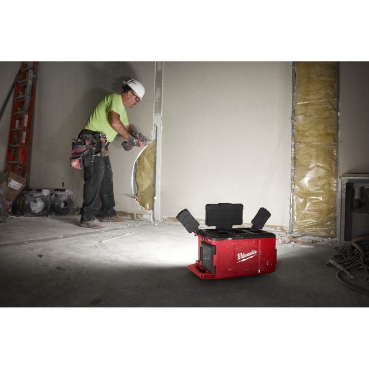 M12 PACKOUT lampa strefowa 1400 lumenów 4933480473 - techniktools