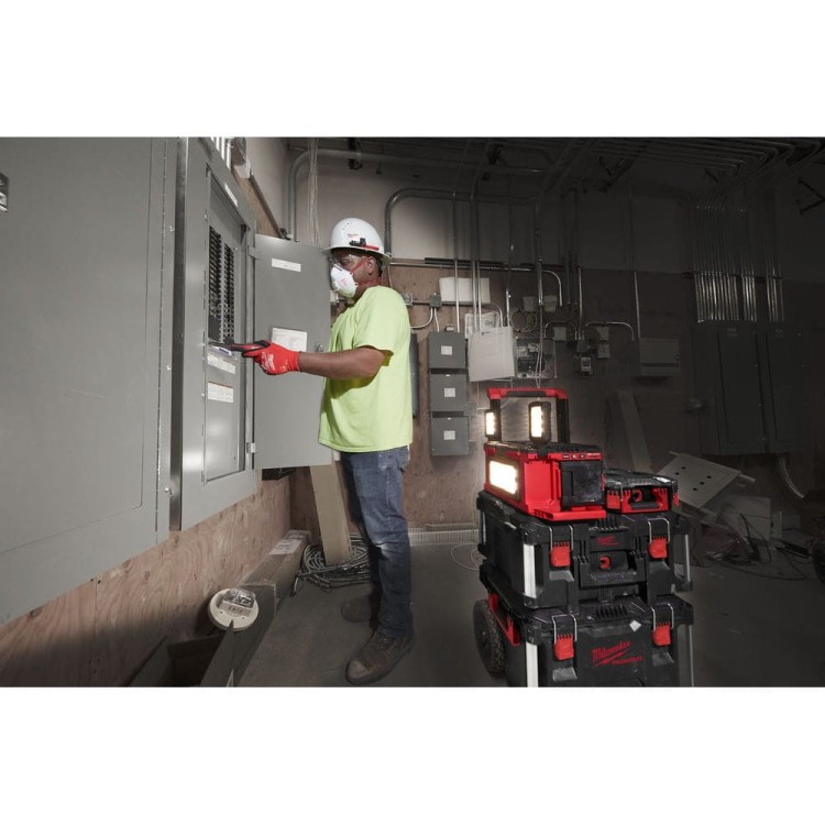 M12 PACKOUT lampa strefowa 1400 lumenów 4933480473 - techniktools
