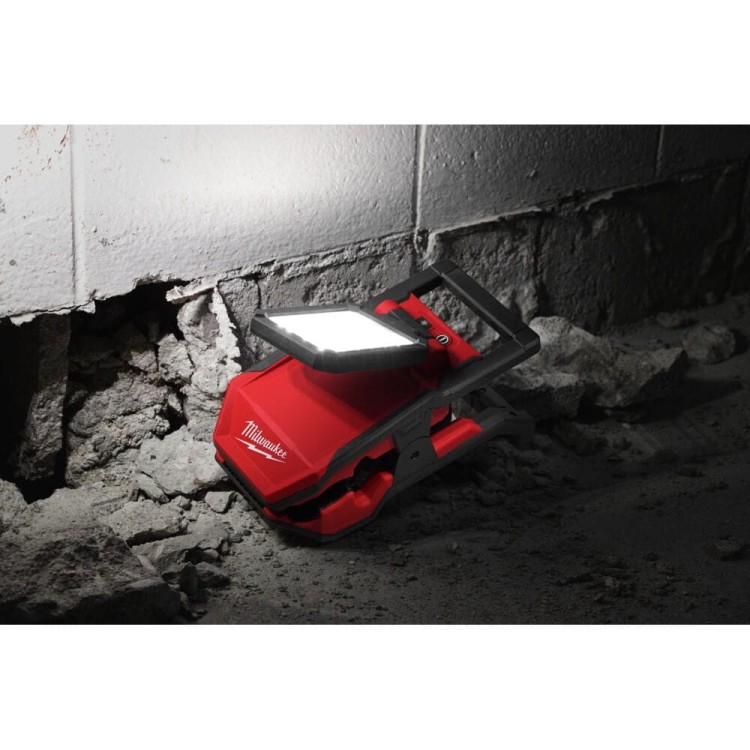 M18 Lampa z zaciskiem do oświetlania powierzchni 4933493547 - techniktools