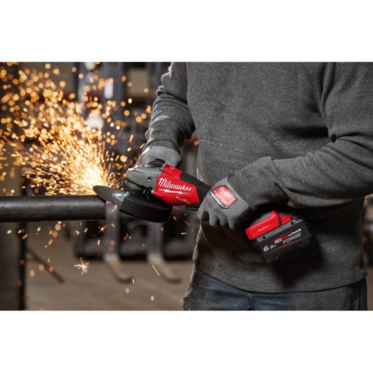 M18 FUEL Wysokowydajna szlifierka kątowa 180 mm z hamulcem, zmienną prędkością i ONE-KEY 2. generacji 4933498942 - techniktools